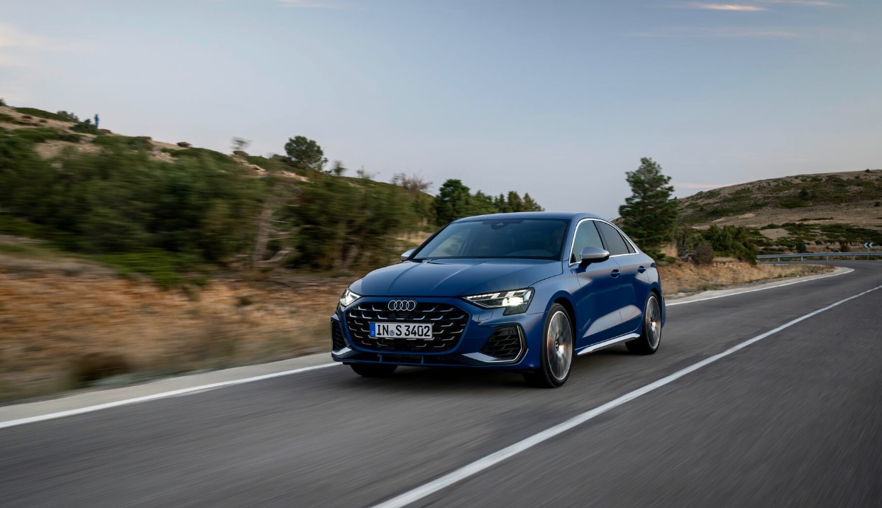 Audi представила мощный S3 2025 модельного года