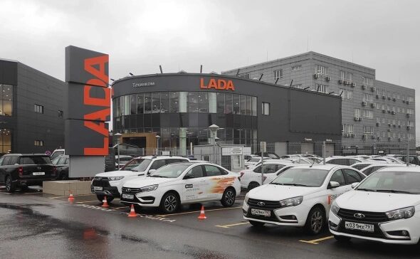 Глава «АвтоВАЗа»: повышение цен на модели Lada в мае составит минимум 3%