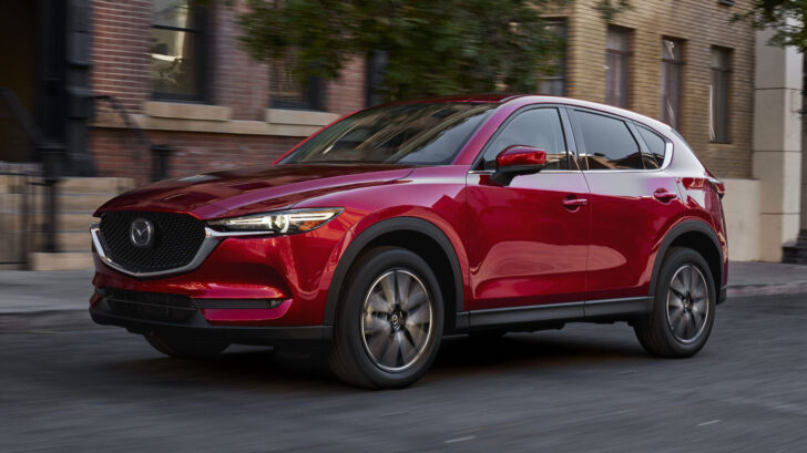 В РФ стартовали продажи нового кроссовера Mazda CX-5 от 3,5 млн рублей