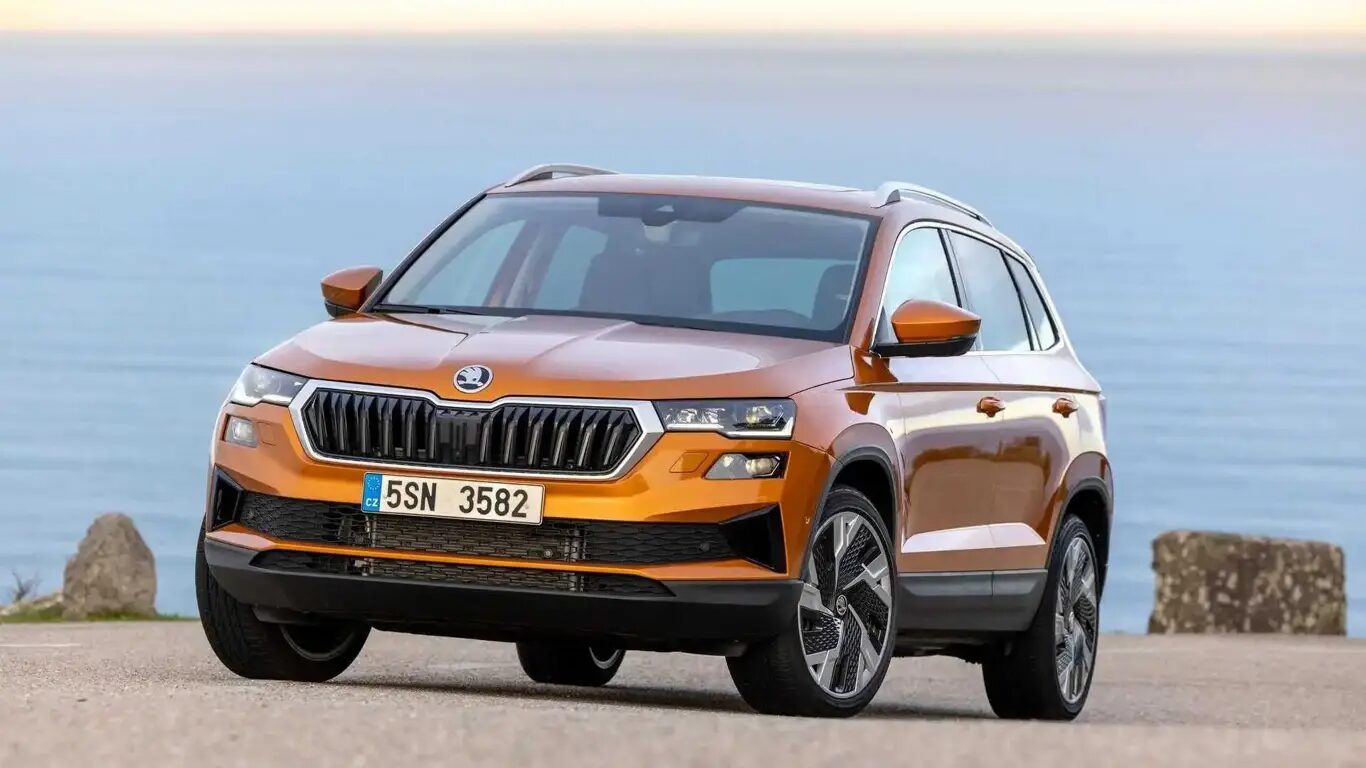 Чешский автоконцерн Skoda представил абсолютно новый кроссовер Karoq с двигателем 2.0 TDI