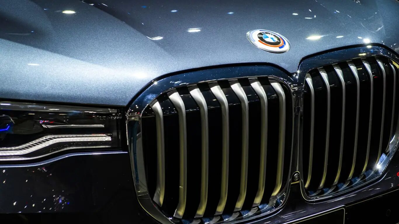 В РФ начались продажи абсолютно нового кроссовера BMW X1 от 5,19 млн рублей