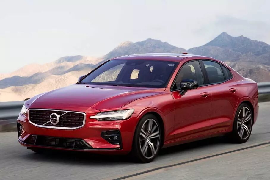 Motor1.com: Volvo снял с производства седан S60 из-за низкого уровня продаж