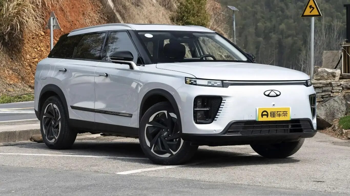 На рынок вышел Chery Fengyun T6 по цене 17 900 долларов США