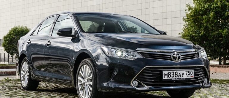 Эксперты «ЗР» назвали слабые места подержанной Toyota Camry V50 за 1,5 млн рублей